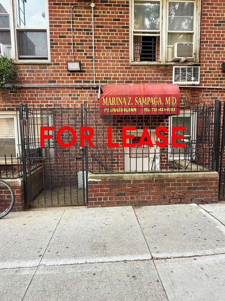 44-30 Macnish St